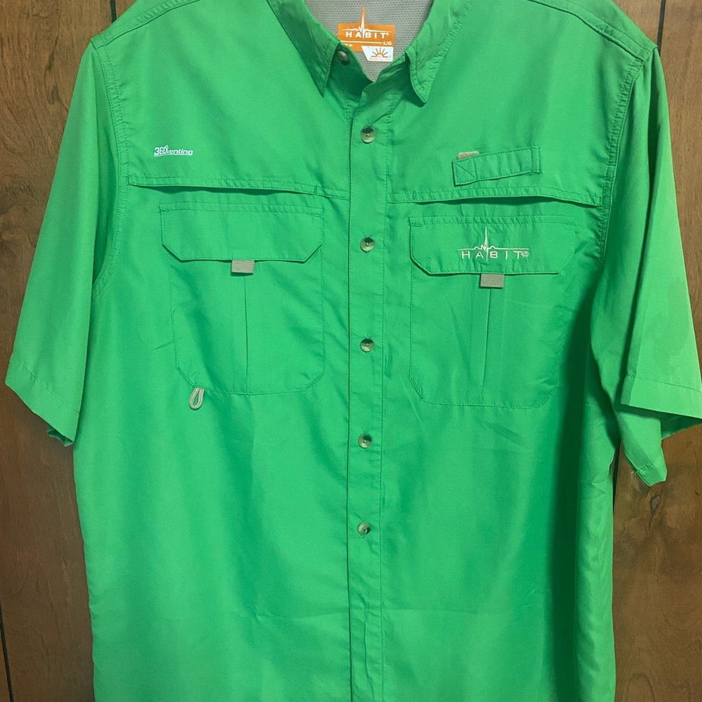 Habit Men's Casual Green Button Down Shirt / Fishing